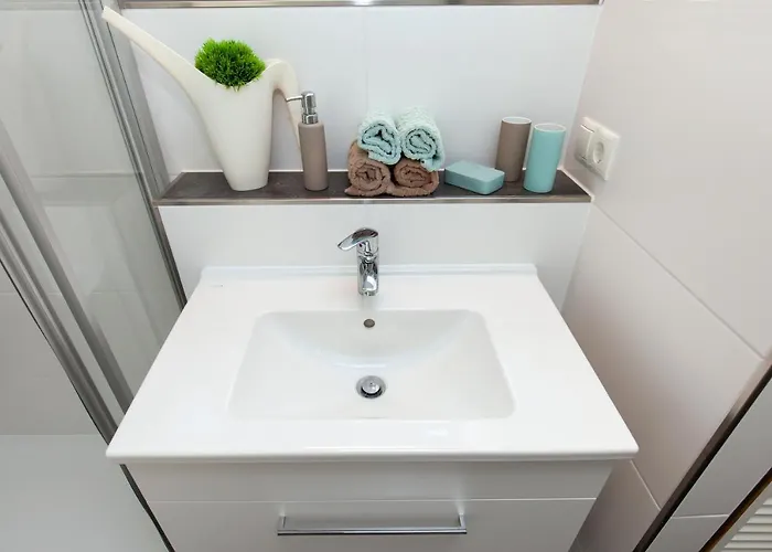 - Naehe Kaiserslautern 샬레 *