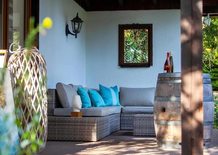 - Naehe Kaiserslautern 샬레 *